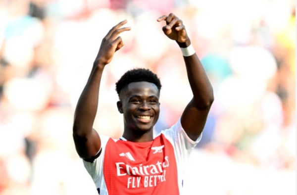 Bukayo Saka sẽ sớm vượt mặt David Beckham