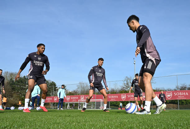 Buổi tập cuối của Arsenal trước đại chiến MU: Vũ khí bí mật; Dấu hỏi 2 trụ cột