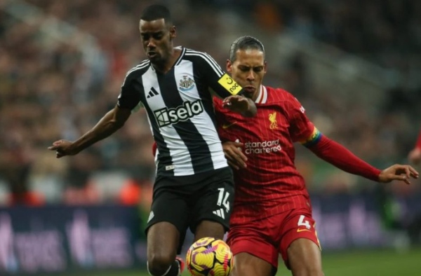 Các điểm nóng của Liverpool và Newcastle: Trò chơi giữa; Van Dijk đối mặt với Isak