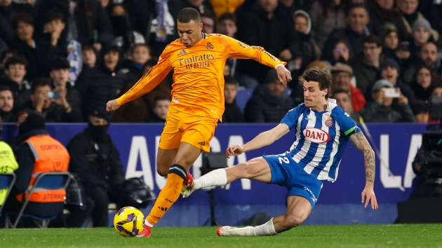 Carlos Romero lên tiếng về pha phạm lỗi thô bạo với Mbappé