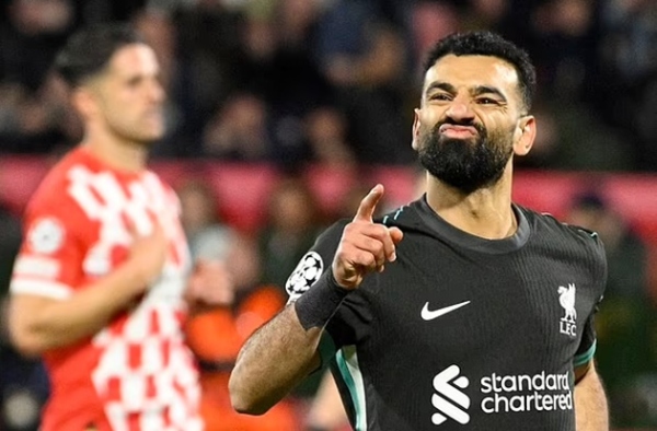 Carragher tiết lộ lý do Salah ở lại Liverpool