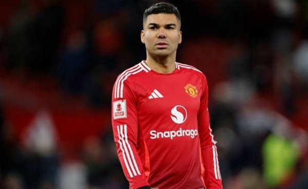 Casemiro lên tiếng về khả năng rời M.U