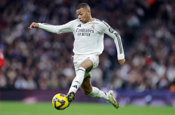 “Cậu ấy đã được giải phóng. Một Mbappe hoàn toàn khác biệt!”
