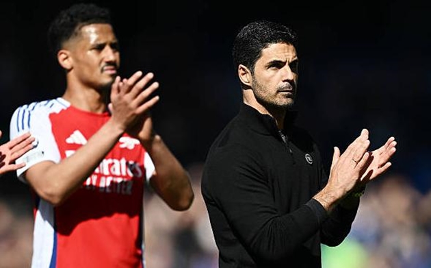 Câu hỏi cũ tiếp tục làm phiền Arsenal