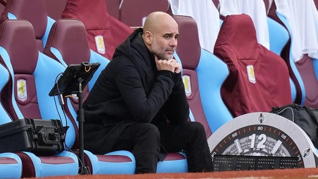 Cựu sao Man City đặt nghi vấn Pep từ chức