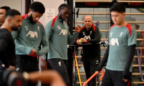 Cầu thủ Liverpool kinh ngạc với Arne Slot