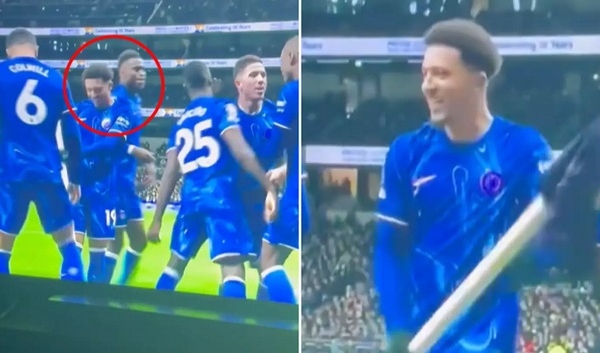 CĐV Chelsea phấn khích với hành động của Sancho sau bàn thắng của Fernandez
