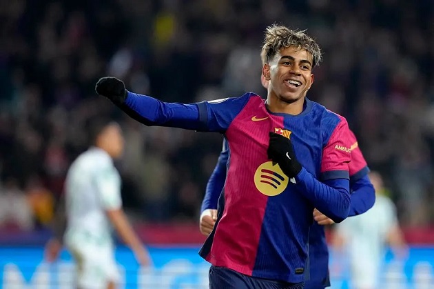 Chân dung cầu thủ nhí gây sốt ở học viện Barca, được so sánh với Lamine Yamal