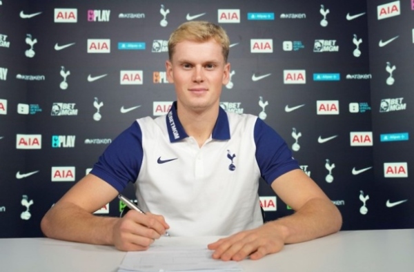 CHÍNH THỨC! Tottenham công bố tân binh đầu tiên ở phiên chợ Đông