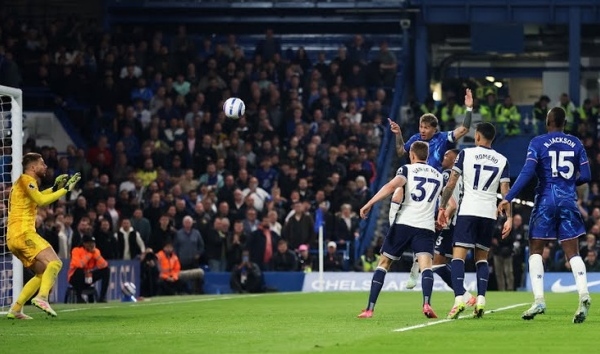 Chelsea 1-0 Tottenham Hotspur: Fernandez tỏa sáng; Bước vào top 4