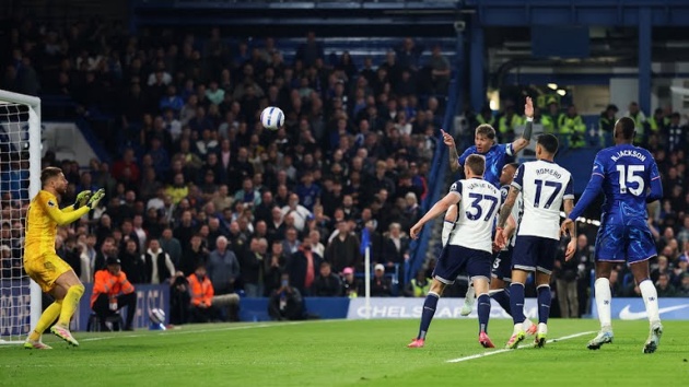 Chelsea 1-0 Tottenham Hotspur: Fernandez tỏa sáng; Bước vào top 4
