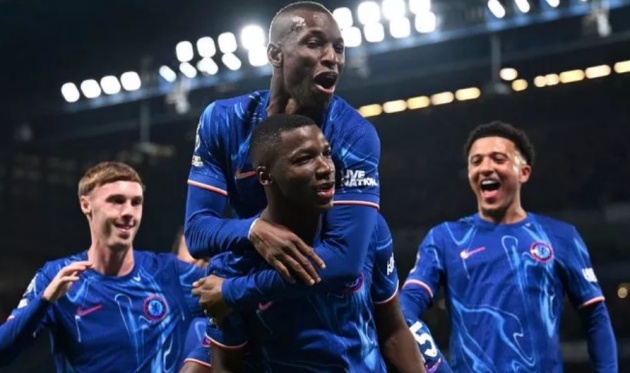 Chelsea có một "người khổng lồ" đa chức năng