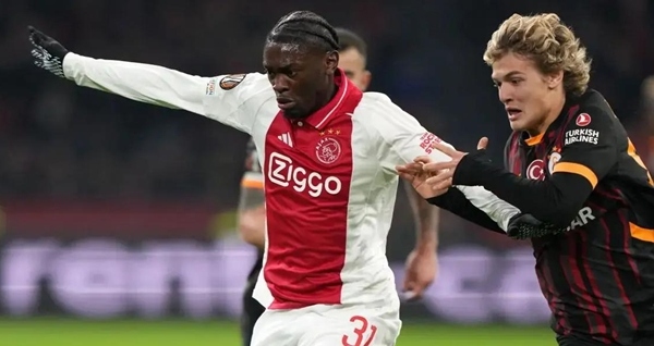 Chelsea cử người "xem giò" thần đồng Ajax