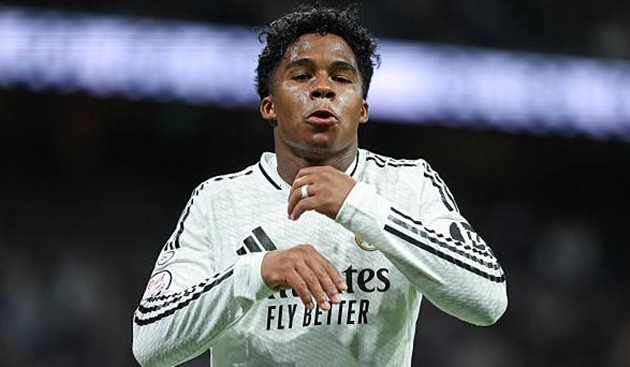 Chelsea đã chi 59 triệu bảng để mua Real Madrid