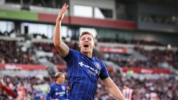 Chelsea gặp khó trong thương vụ Liam Delap