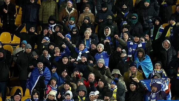 Chelsea khiến fan ''ấm lòng'' sau hành trình hơn 3000 dặm