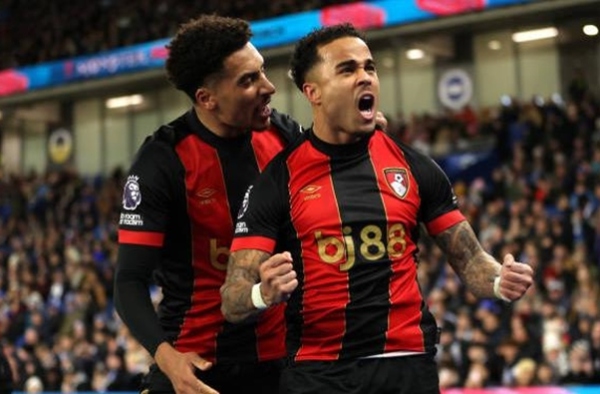 Chelsea khủng hoảng hàng công: Justin Kluivert có phải lời giải?