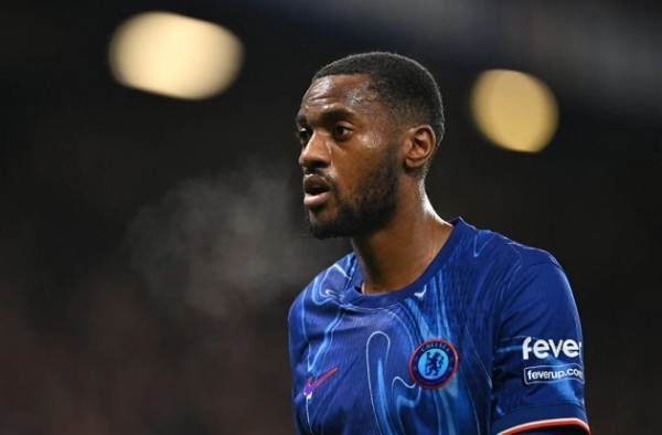 Chelsea phải cưỡng lại cám dỗ bán tân binh mùa hè