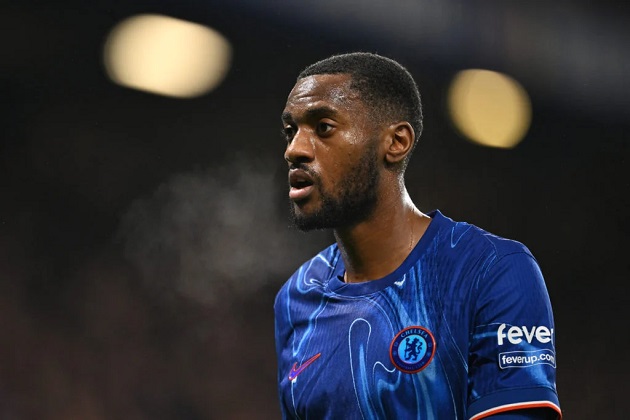 Chelsea phải cưỡng lại cám dỗ bán tân binh mùa hè