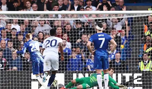 Chelsea sau trận thắng Leicester: Vượt Man City; Lần đầu khó nuốt của Palmer