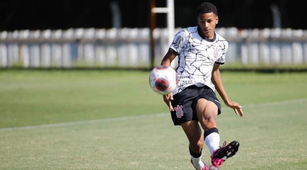 Chelsea tái tạo Estevao William Deal