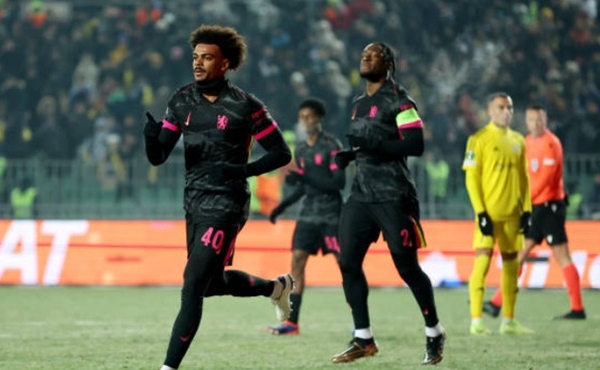 Chelsea vào thẳng vòng 1/8, 15 đội chắc suất play-off Conference League