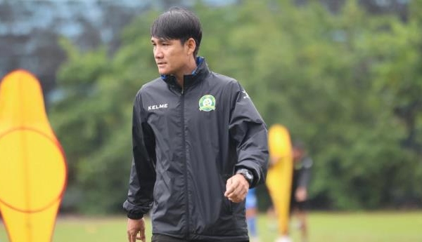Chia tay Anh Đức, Bình Phước chọn cựu Quả bóng vàng làm HLV tạm quyền