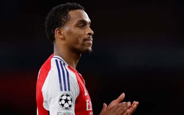 Chiến binh im lặng trong hàng phòng ngự của Arsenal