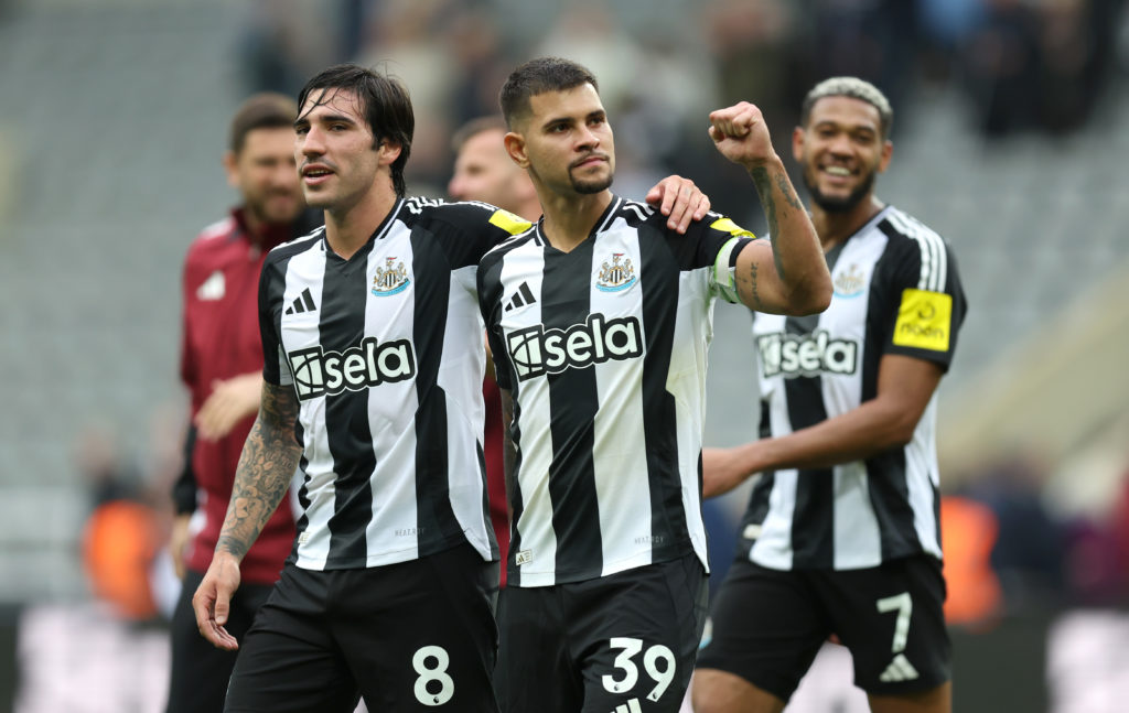 Chiến đấu chống lại Newcastle, Liverpool cần ngăn chặn ba "quái vật".