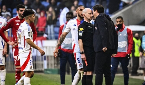 CHÍNH THỨC! Án phạt cực nặng, HLV bị cấm 9 tháng tại Ligue 1