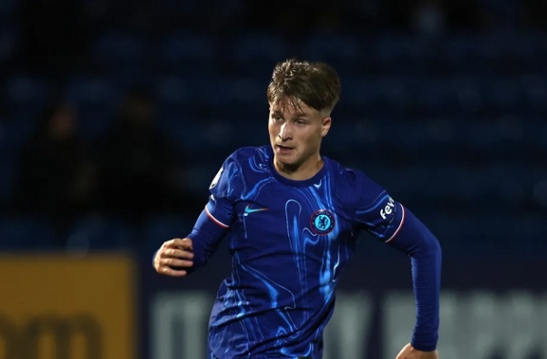 Chính thức: Chelsea lần đầu cho mượn Jimmy-Jay Morgan