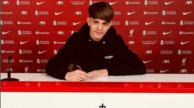 CHÍNH THỨC! Liverpool chiêu mộ thành công thần đồng Lucas Clarke từ Man City