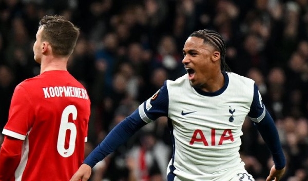 Chữ ký 25 triệu bảng lên tiếng, Spurs thoát hiểm ngoạn mục vào tứ kết Europa League