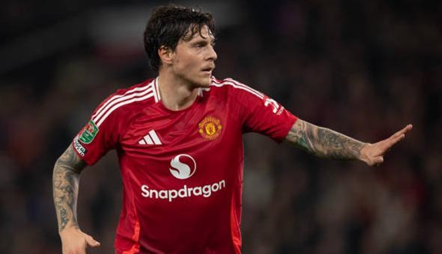 Chuyển nhượng sáng 13/12: Liverpool tăm tia Davies; AC Milan muốn "giải cứu" Lindelof