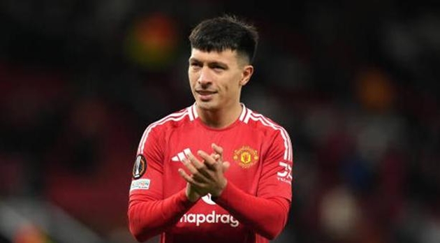 Chuyển nhượng tối 13/12: M.U tính "trói chân" Lisandro Martinez; Bayern tăm tia Guler