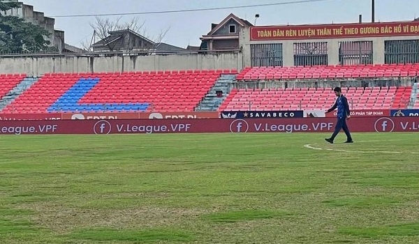 CLB Hà Tĩnh có nguy cơ phải đá sân trung lập