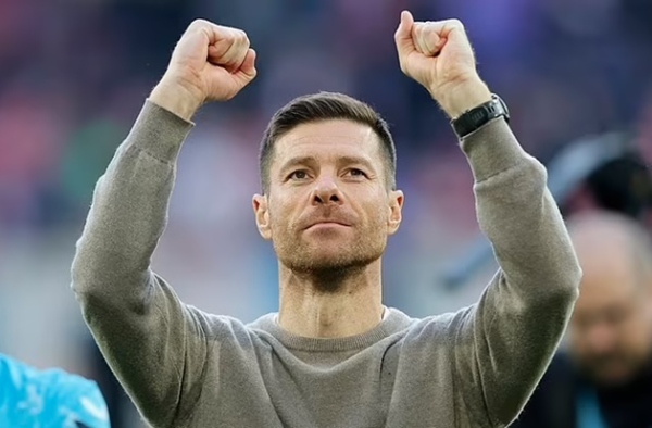 Cơ hội cho Xabi Alonso là gì? Carlo Ancelotti ở đâu?