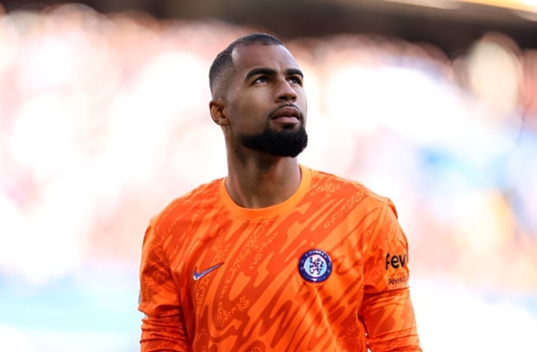 Cơ hội của Robert Sanchez tại Chelsea chưa khép lại