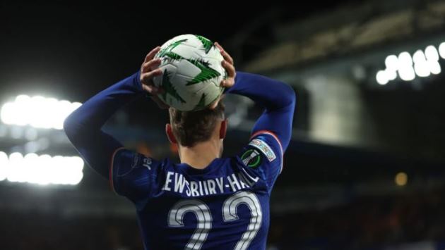 Cơ hội để MU mua cầu thủ được ví như Scholes của Chelsea với giá hời