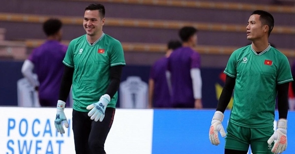 Cơn đau đầu dễ chịu dành cho HLV Kim Sang-sik