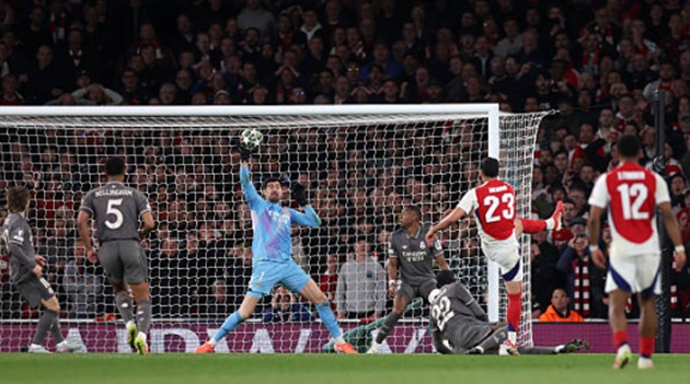 Courtois thất bại, chỉ ra các điều kiện cho Real trở lại Arsenal