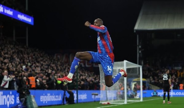 Crystal Palace 4-1 Aston Villa: Mateta sánh ngang Salah; Villa rớt khỏi top 8
