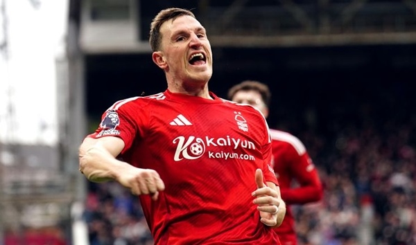 Cú hat-trick tạo nên sự điên rồ tại Premier League