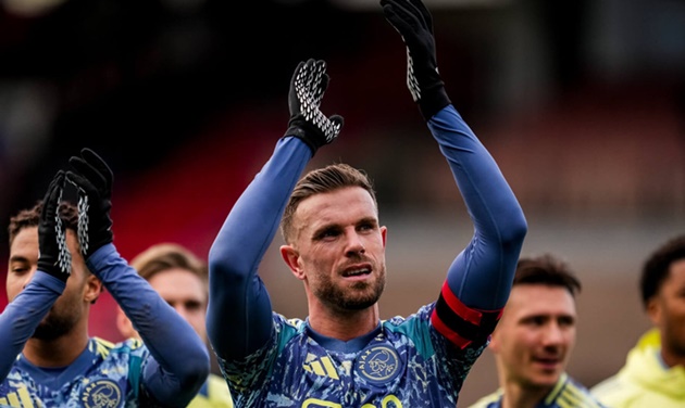 Cú lừa Jordan Henderson xuất hiện