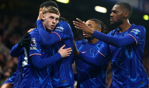 Cú xoay chuyển chóng mặt của Chelsea