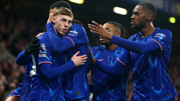 Cú xoay chuyển chóng mặt của Chelsea