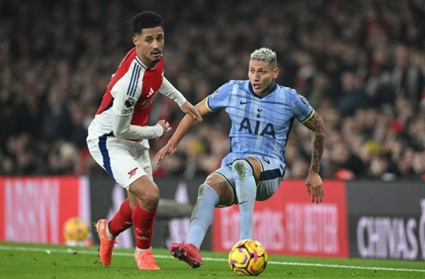 Cuộc hẹn Hotspur của Arsenal và Tottenham ở Hồng Kông