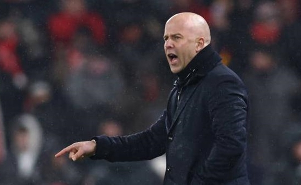 Cuối cùng Arne Slot cũng thấy khó chịu tại Liverpool