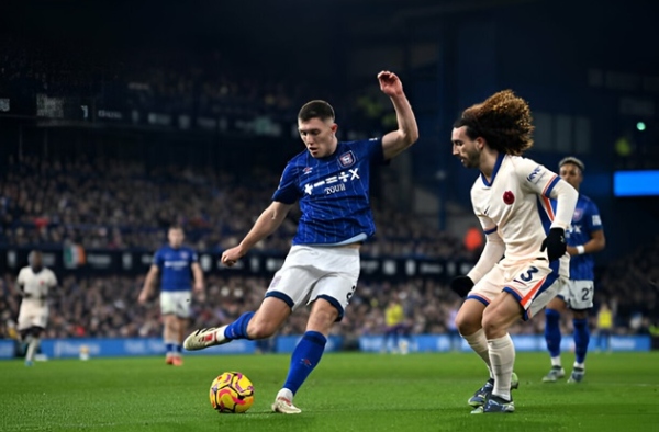Cucurella: "Chelsea đã quá nóng vội để rồi mắc sai lầm"