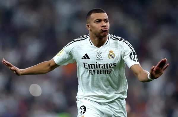 Cựu chủ tịch Barcelona thừa nhận tiền đạo Real Madrid khiến ông "lo lắng"